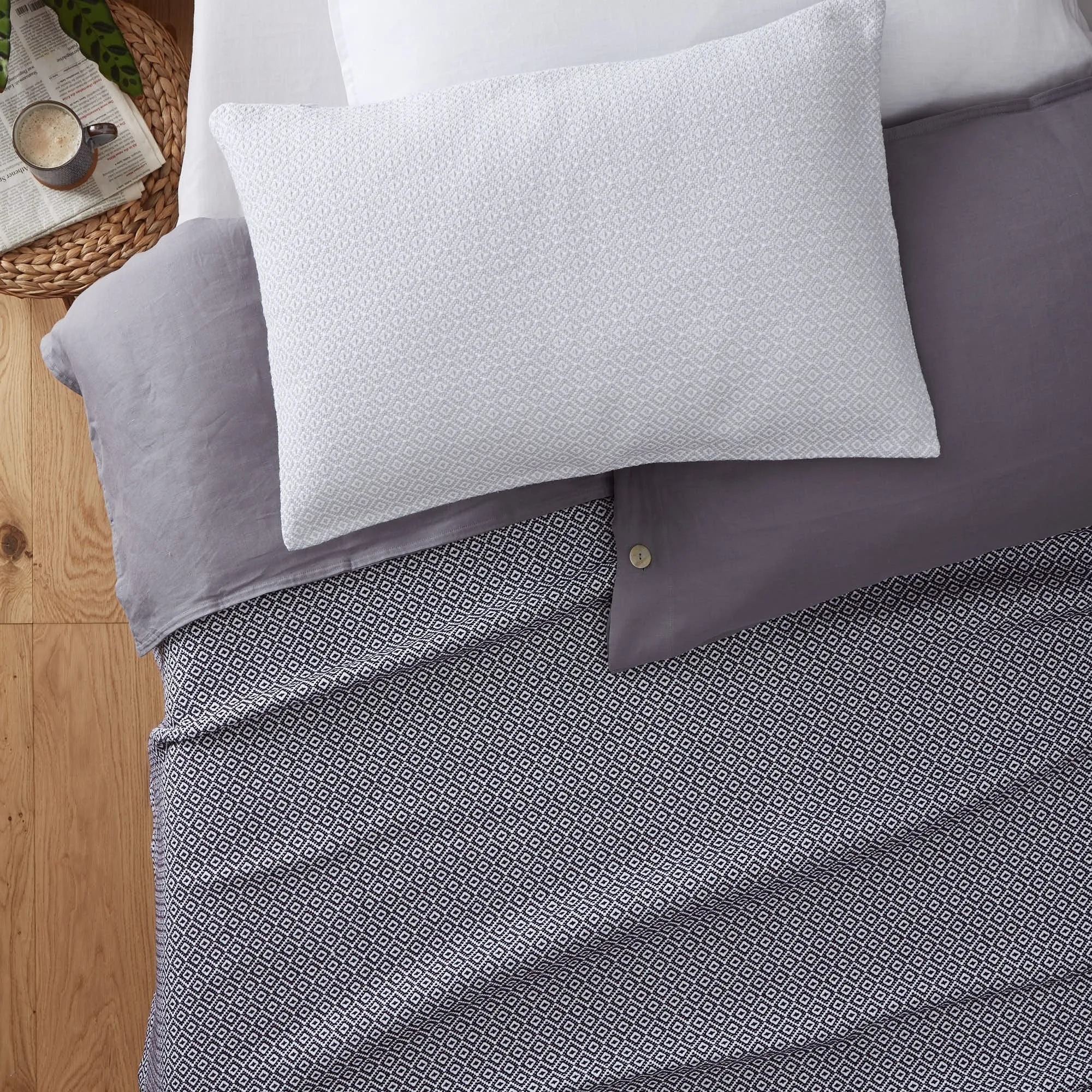 Mondego Cotton Blanket [Dark blue/White]