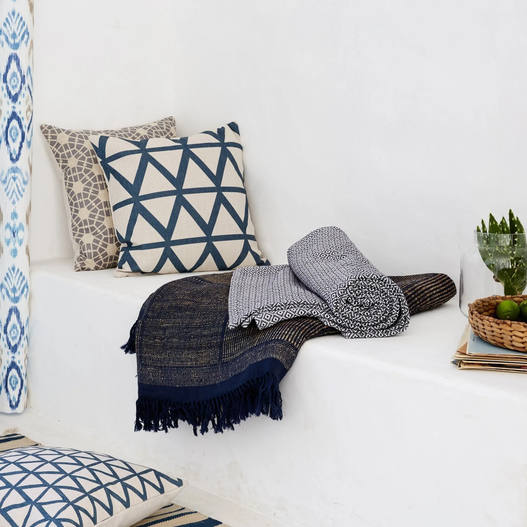 Mondego Cotton Blanket [Dark blue/White]