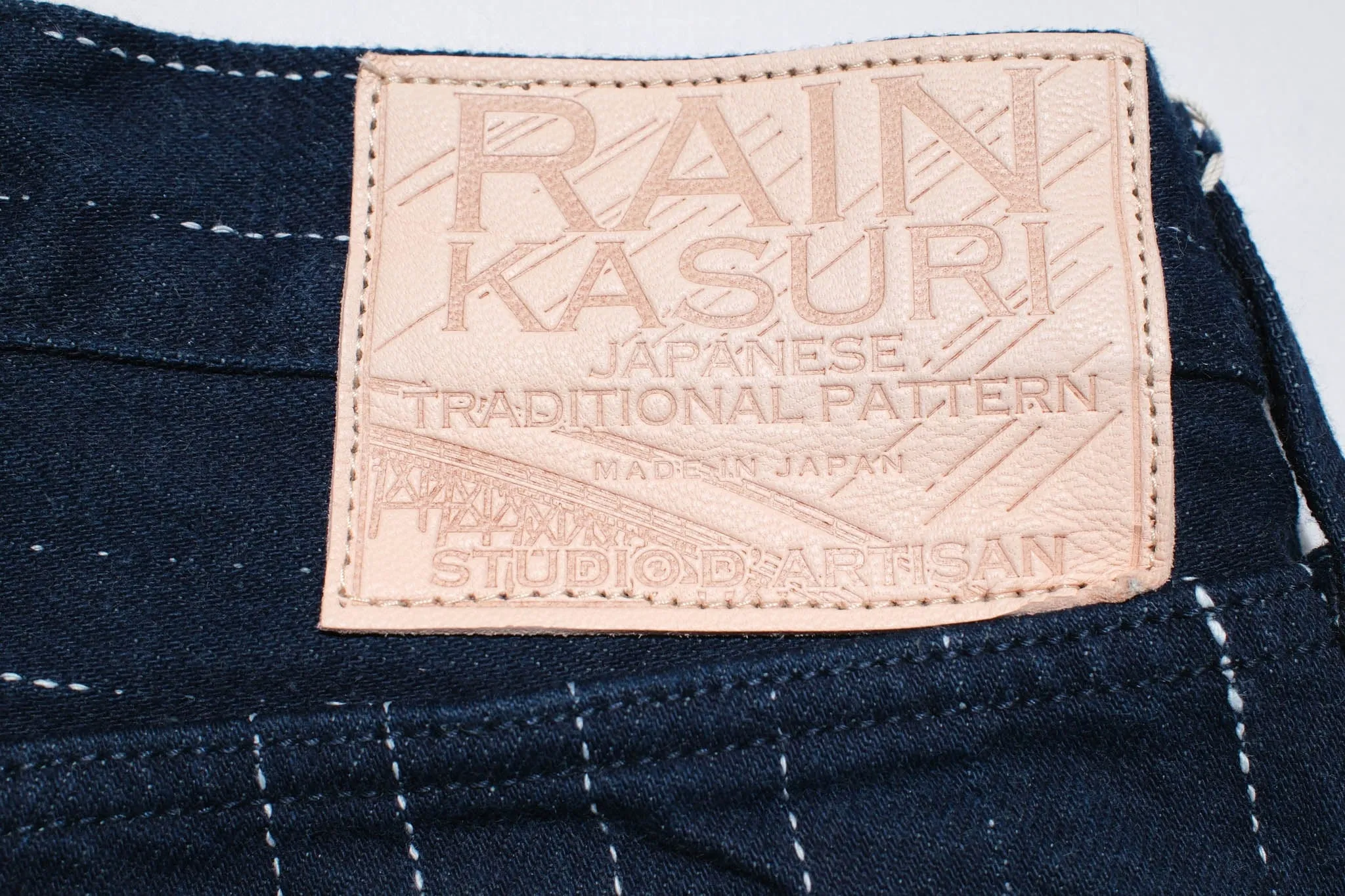 Studio D'Artisan 14oz Indigo Dyed "Rain Kasuri" Denim Trousers (Tapered fit)